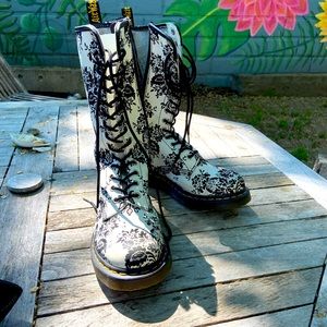 Vintage Doc Marten black & white floral